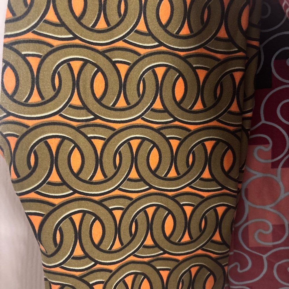 Colorful Patterned Leggings Set - Picture 8 of 14